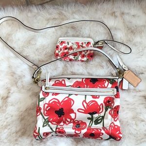 COACH 22440 poppy bag and wristlet!!